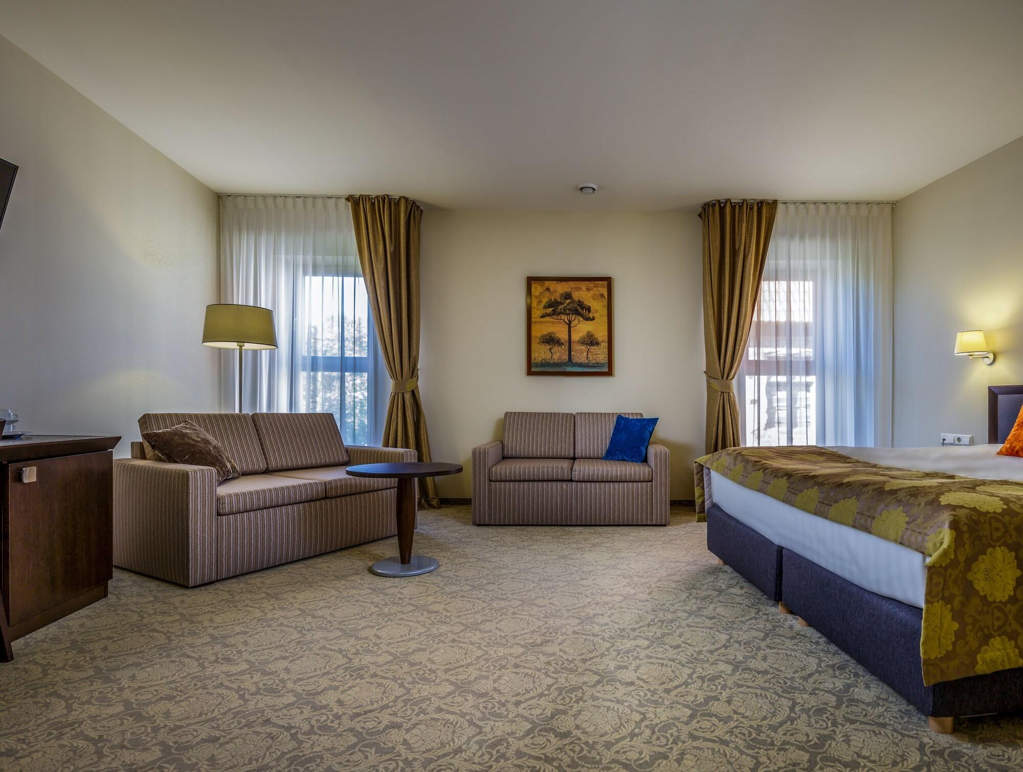 Euterpe Hotel Κλαϊπέντα Εξωτερικό φωτογραφία