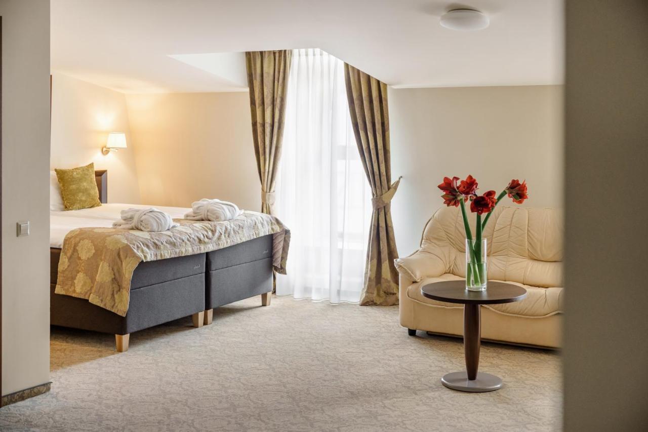 Euterpe Hotel Κλαϊπέντα Εξωτερικό φωτογραφία