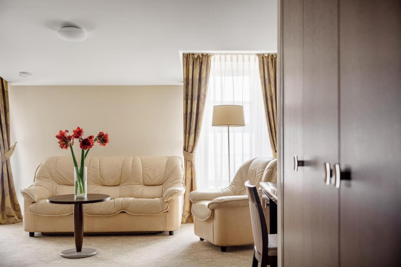 Euterpe Hotel Κλαϊπέντα Εξωτερικό φωτογραφία