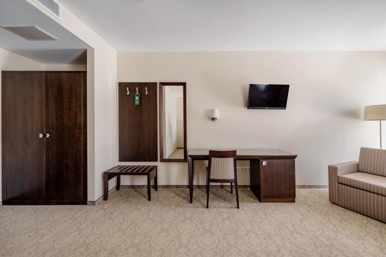 Euterpe Hotel Κλαϊπέντα Εξωτερικό φωτογραφία