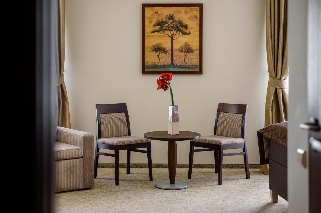 Euterpe Hotel Κλαϊπέντα Εξωτερικό φωτογραφία