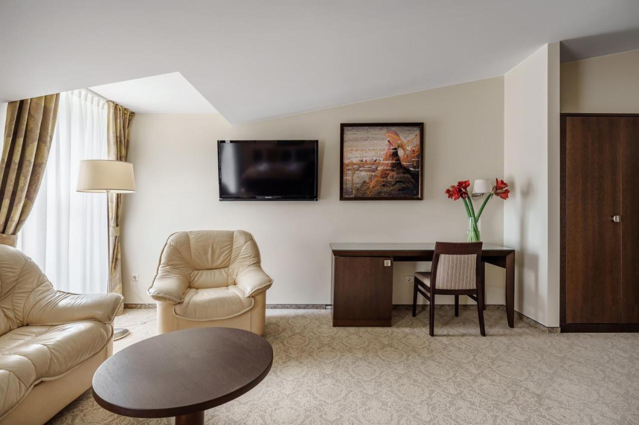 Euterpe Hotel Κλαϊπέντα Εξωτερικό φωτογραφία