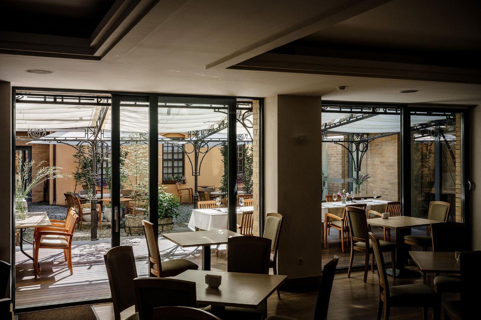Euterpe Hotel Κλαϊπέντα Εξωτερικό φωτογραφία