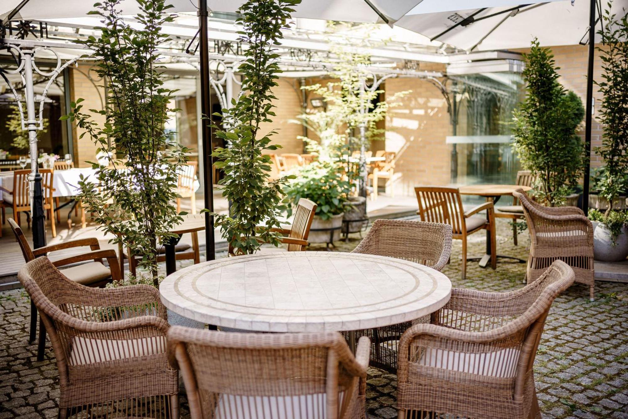 Euterpe Hotel Κλαϊπέντα Εξωτερικό φωτογραφία